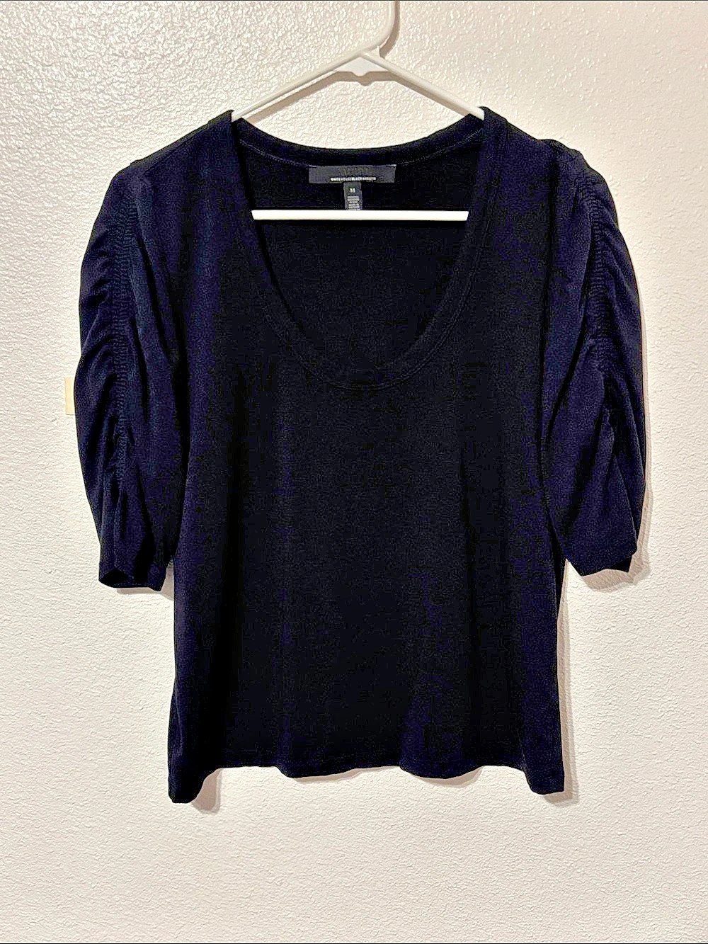 White House Black Market Short Sleeve Top in Black Size Medium Like New